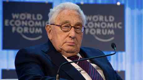Henry Kissinger versucht die Westler zu warnen dass ihnen im