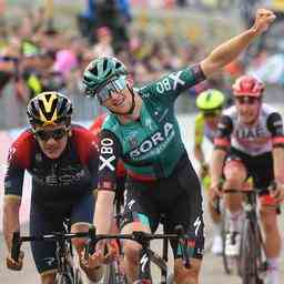 Hindley gewinnt Giro Etappe nach Blockhaus Teamkollege Kelderman verliert viel Zeit