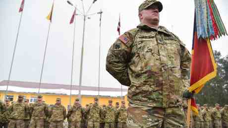Ukrainische Armee von USA und Verbuendeten „verwestlicht um gegen Russland