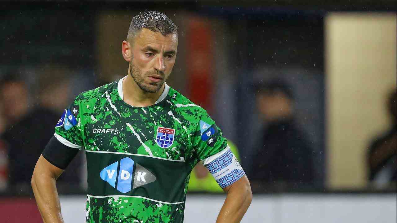 Kapitän Bram van Polen steht nach dem Abstieg von PEC Zwolle leer.
