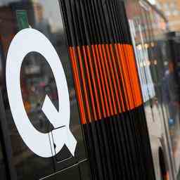 Vergabe von Bustransporten an EBS unter Beschuss Konkurrent Qbuzz klagt
