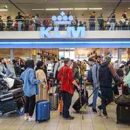 Weniger Tickets fuer KLM Fluege ab Schiphol Flughafen mit Aktionsplan