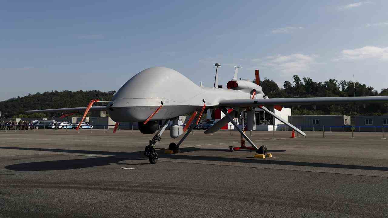 Eine MQ-1C Grey Eagle-Drohne kann mit Raketen bewaffnet werden.