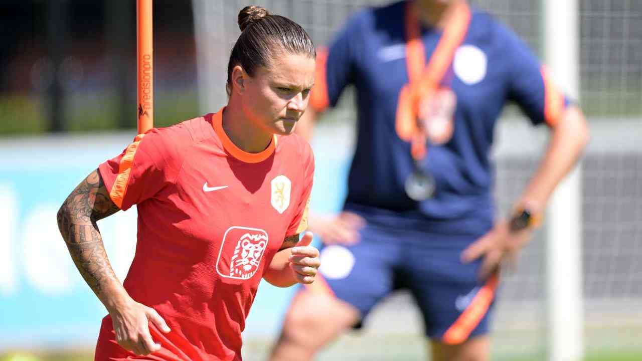 Sherida Spitse bereitet sich derzeit mit den Orange Women auf die Europameisterschaft vor.  Es wird das sechste große Turnier für den Rekordnationalspieler.