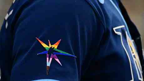 Baseballspieler weigern sich das Pride Logo anzuziehen — Sport