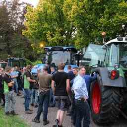 Bauern protestieren im Haus von Minister Van der Wal gegen