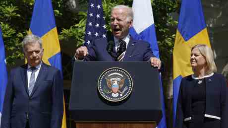 Biden verspricht langfristige Unterstuetzung fuer die Ukraine — World