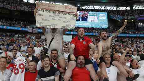 England Fans wollen Deutschlands Heimmannschaft infiltrieren — Sport