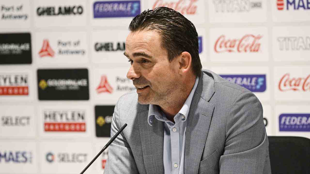 Marc Overmars wurde im März zum Sportdirektor von Royal Antwerp FC ernannt.