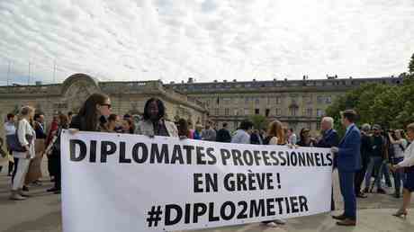 Franzoesische Diplomaten streiken — World