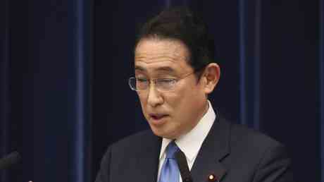 Japans Premierminister nimmt zum ersten Mal an NATO Gipfel teil —