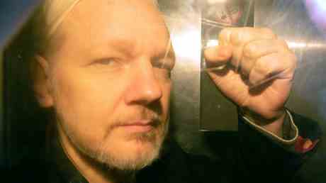Julian Assange hat kein Gebet gegen das „Imperium der Luegen