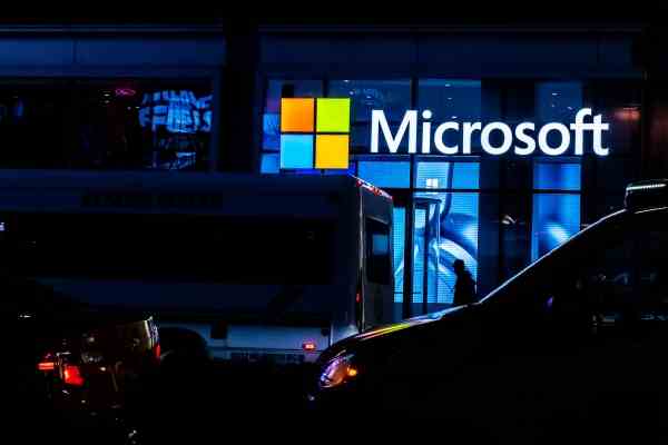 Microsoft stoert mit dem Iran verbundene Hacker die auf Organisationen