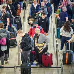 Reisebueros moechten dass ihre Mitarbeiter in den Sommermonaten auf Schiphol