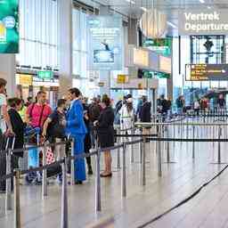 Schiphol legt in diesem Sommer die maximale Anzahl von Passagieren