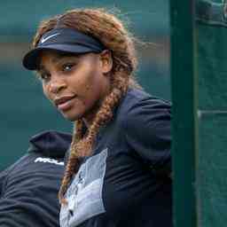 Serena Williams 40 kehrt nach einjaehriger Abwesenheit nach Wimbledon zurueck