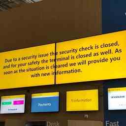 Terminal Eindhoven Airport wegen Sicherheitsbedrohung fuer mehr als anderthalb Stunden