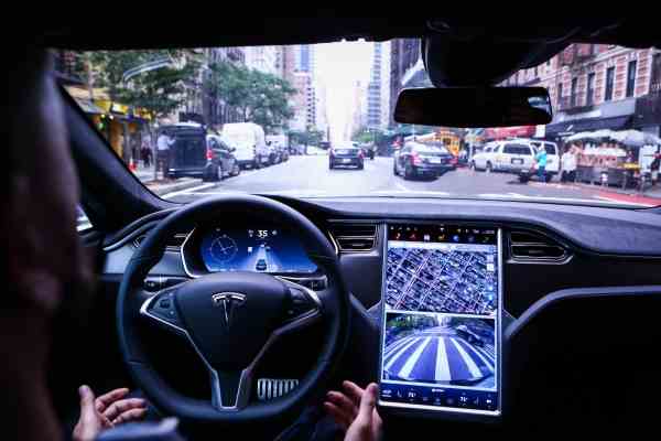 US Sicherheitsbehoerden erweitern Tesla Autopilot Untersuchung – Tech