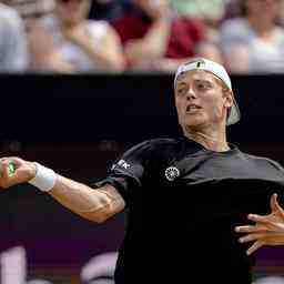 Van Rijthoven gibt ein hervorragendes Wimbledon Debuet mit einem grossen Sieg