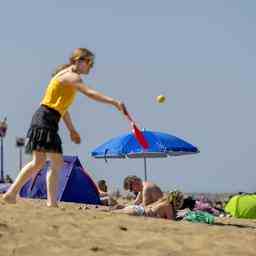 Wettervorhersage warmer Sommertag mit viel Sonnenschein JETZT