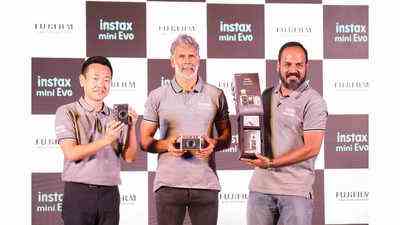 mini evo Fujifilm bringt die Hybrid Sofortbildkamera „Instax Mini Evo fuer