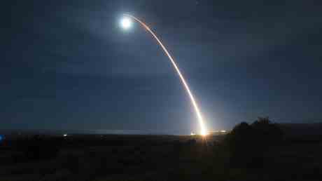 Amerikanische Rakete explodiert Sekunden nach dem Start — World