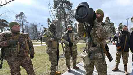 An die Ukraine gelieferte westliche Waffen im Darknet angeboten –