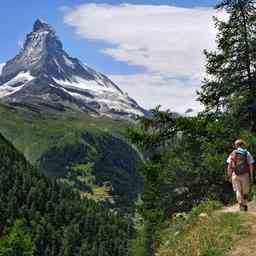 Beliebte Wanderwege in den Alpen wegen schmelzender Gletscher nicht zugaenglich