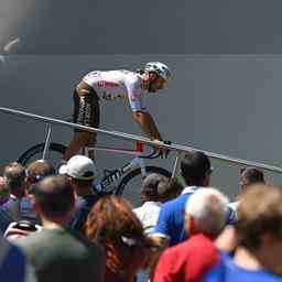 Bouchard verlaesst als erster Fahrer die Tour wegen positivem Corona Test
