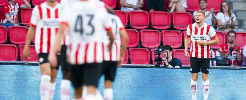 Der PSV begleicht die Hitze des Philips Stadions mit seinem Landsmann