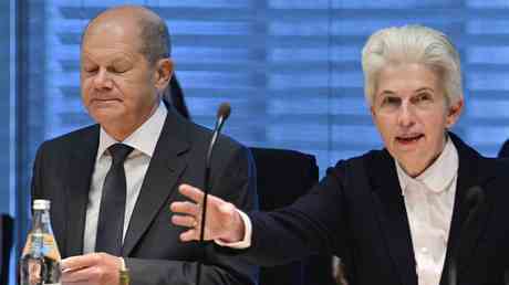 Deutsche Fuehrung fuer ins Stocken geratene Ukraine Hilfe verantwortlich gemacht —