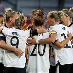 Deutschland geht nach Halbzeit im Viertelfinale gegen Oesterreich in Fuehrung