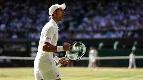 Djokovic zerschmettert die britischen Hoffnungen das Wimbledon Finale mit Kyrgios zu