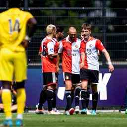 Feyenoord bricht mit einem grossen Sieg ueber NAC Breda durch
