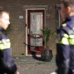 Haustuer durch Explosion in Den Haag zerstoert JETZT