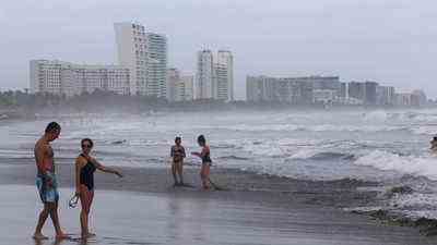 Hurrikan Estelle gewinnt vor der Westkueste Mexikos an Staerke