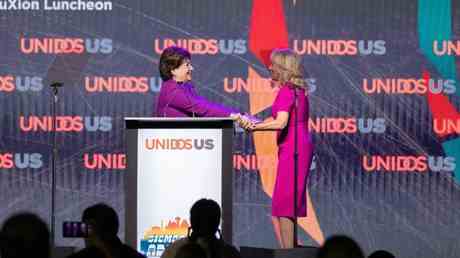 Jill Biden schlug zu nachdem sie Latinos „Fruehstueckstacos genannt hatte