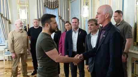 Kongressabgeordneter informiert ueber HIMARS Lieferungen nach Kiew — World