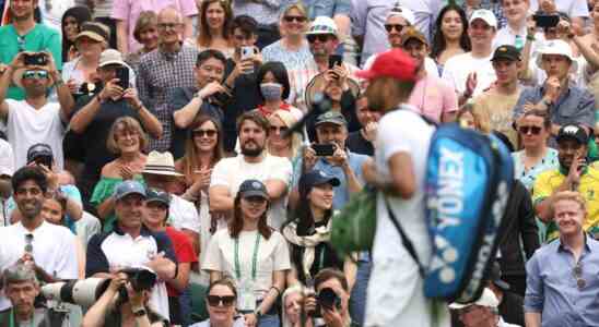 Kyrgios haelt sich nicht an die Kleiderordnung von Wimbledon „Ich