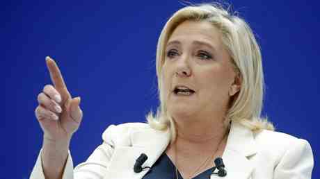 Le Pen stellt die Umkehrung der Sanktionen gegen Russland in