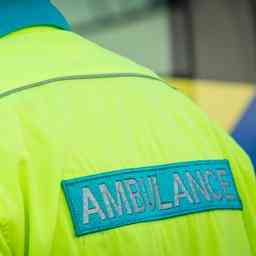 Mann in Zwolle schwer verletzt als ihn ein Lichtmast unter