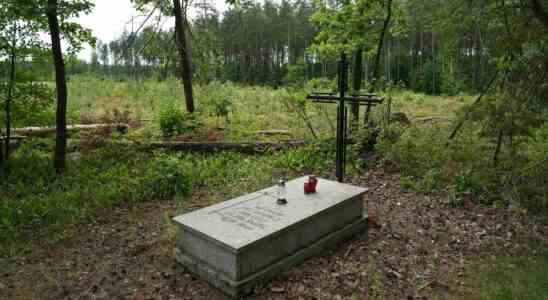 Massengrab mit Ueberresten Tausender Opfer des Zweiten Weltkriegs in Polen