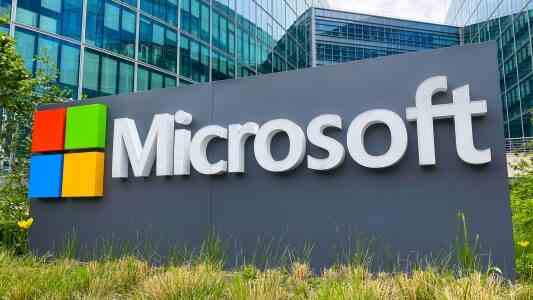 Microsoft verfehlt Erwartungen weist auf Wechselkurse und geschwaechten PC Markt hin