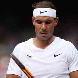 Nadal zieht sich wegen einer Bauchmuskelverletzung aus dem Wimbledon Halbfinale zurueck