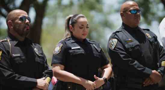 Polizeichef tritt Monat nach Massaker an der Uvalde Grundschule in Texas