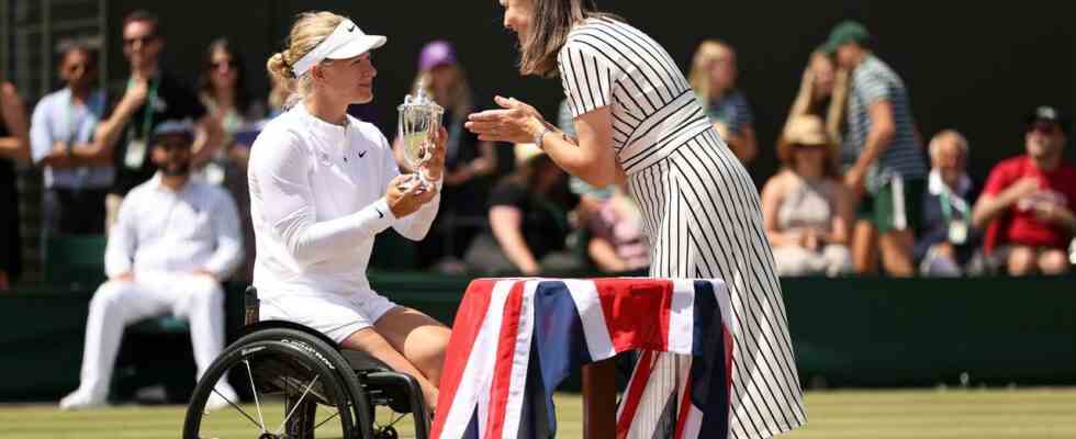 Rollstuhltennisspieler De Groot gewinnt Wimbledon und holt sich den achten