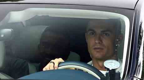 Ronaldo stellt eine Forderung waehrend sich die Transfer Saga hinzieht –