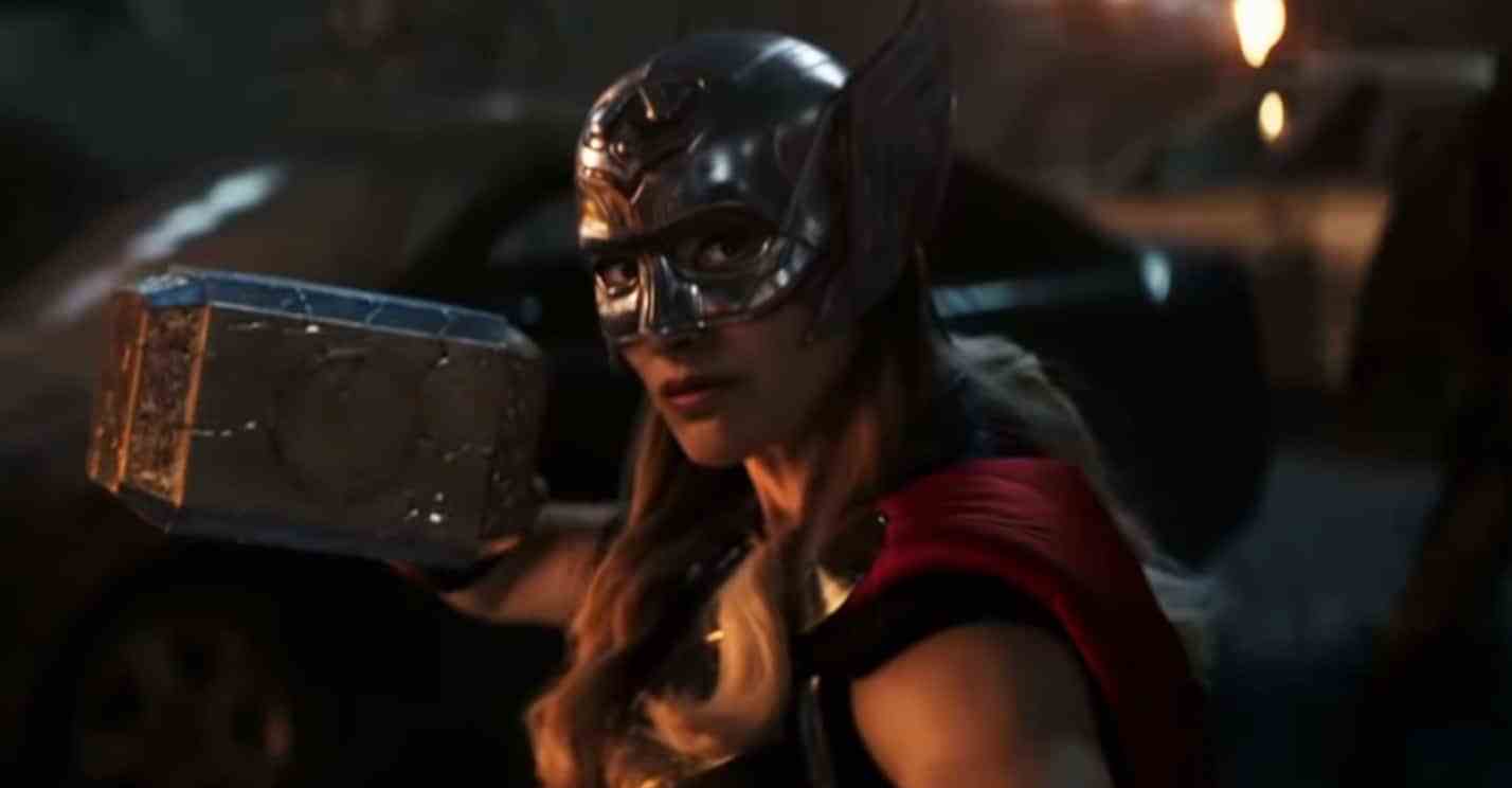 Thor: Love and Thunder Top Gun: Maverick titelt Anti-Legacyquel, in dem neue Charaktere nur alte Charaktere stützen, um den Status quo durchzusetzen, wo die Dinge nicht wachsen oder sich ändern