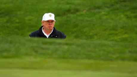 Trump fordert Golfrebellen auf saudisches Bargeld zu nehmen – Sport
