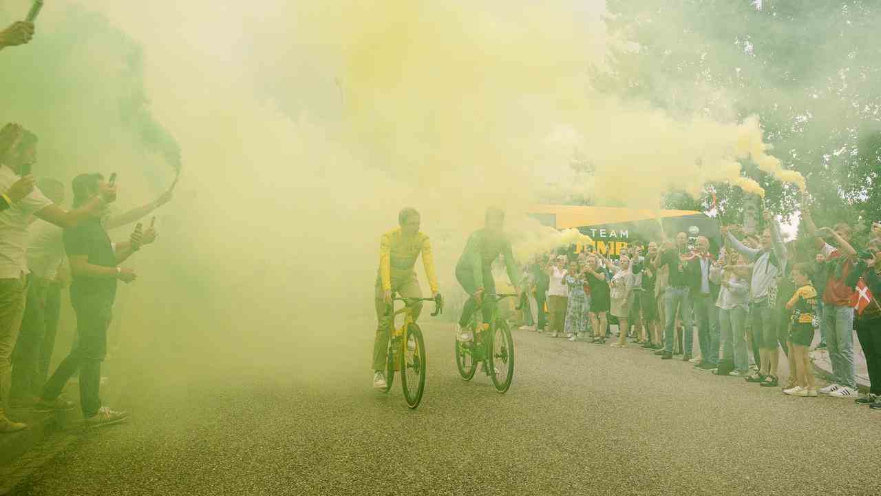 Nicht wenige Feuerwerke an der Belegschaft von Jumbo und strömten Fans.